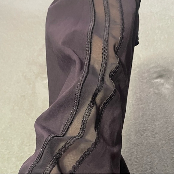 Lululemon Sun setter crop size 8 in boysenberry - Picture 10 of 12